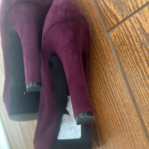 Dark Plum Nine West suede booties - Picture 8 of 8